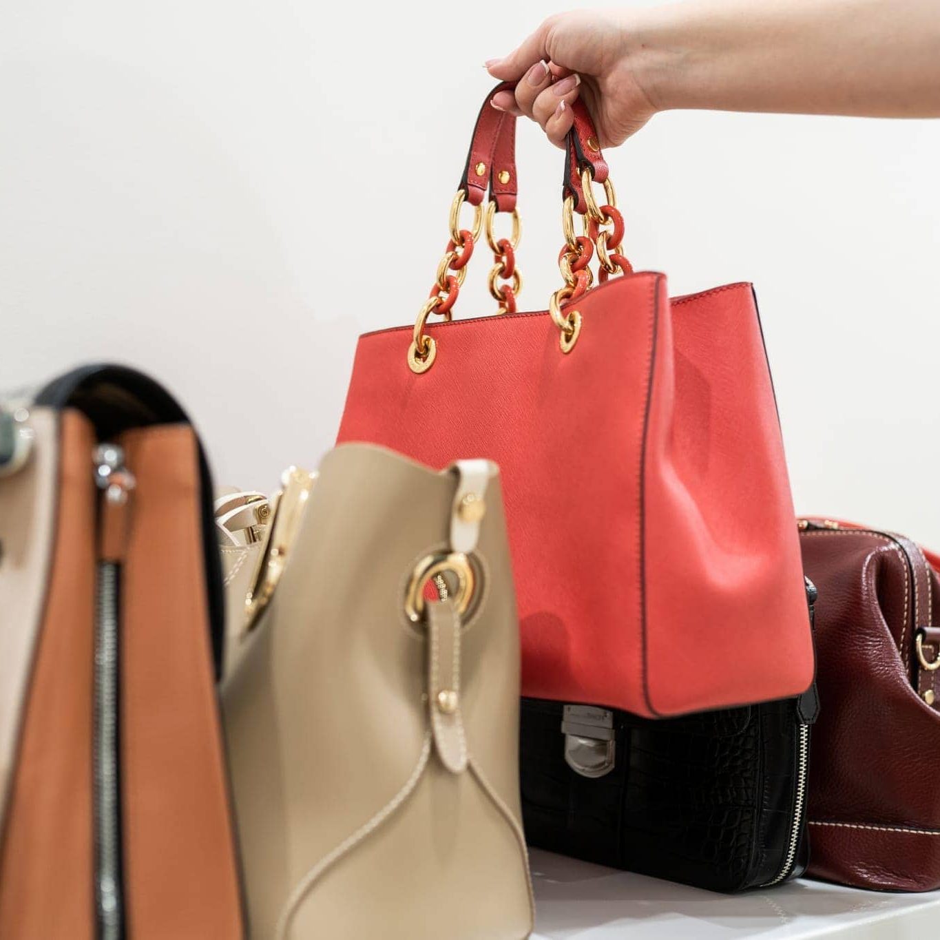 Handbag Types by Elsanna Portea